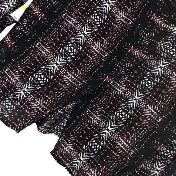 Jessica Simpson Mirren Abstract Print Button Up Blouse Size Medium - Picture 9 of 13